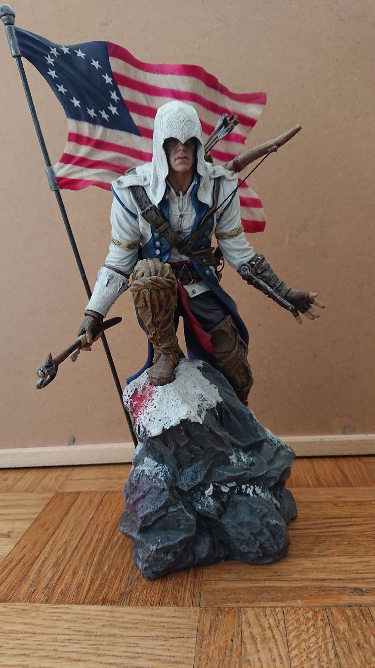 Statuette: Assassin's Creed III Figur Connor – Usato da Chur venduto da FreakofRarity
