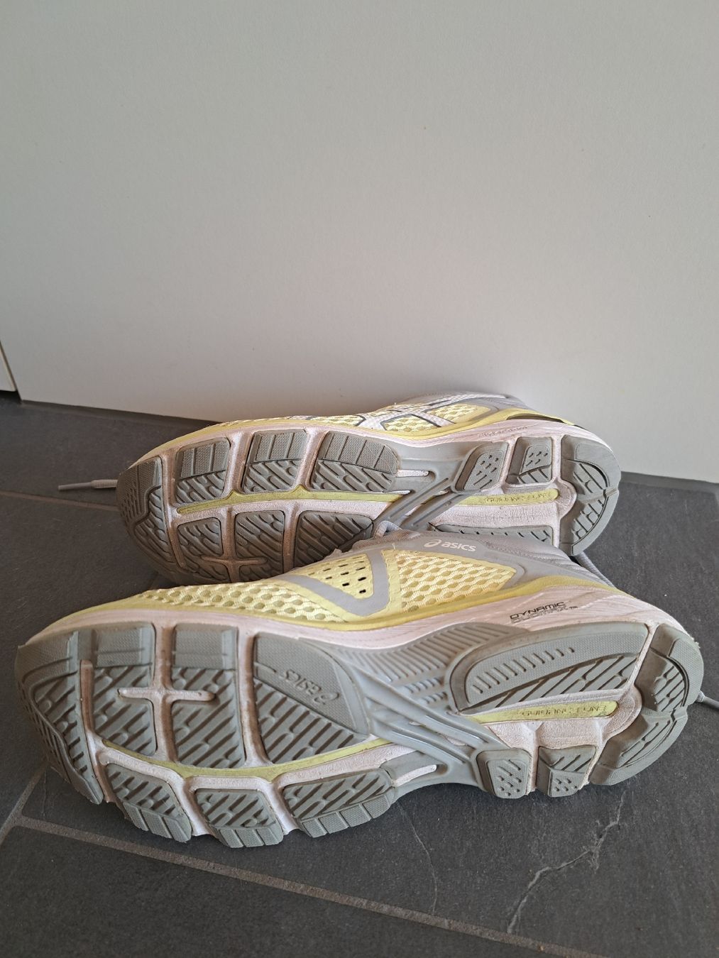 Asics Scarpe da donna: Asics GT-2000 Damen Laufschuhe Gr. 36 – Usato da Zell LU venduto da starlight_ 1