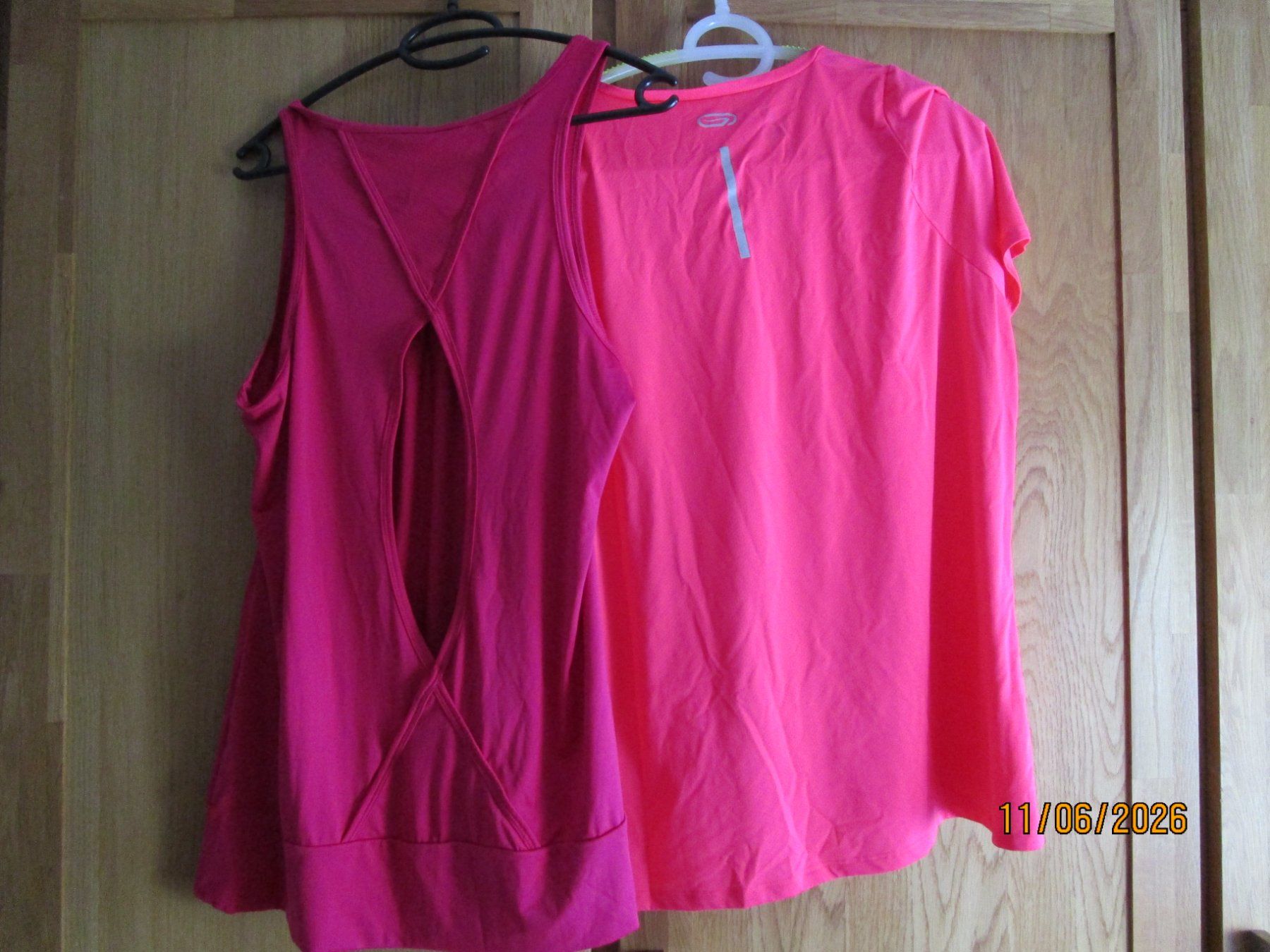 Lotti di vestiti: 2 Sport Shirts – Usato da Birmenstorf AG venduto da Edelweiss25 3