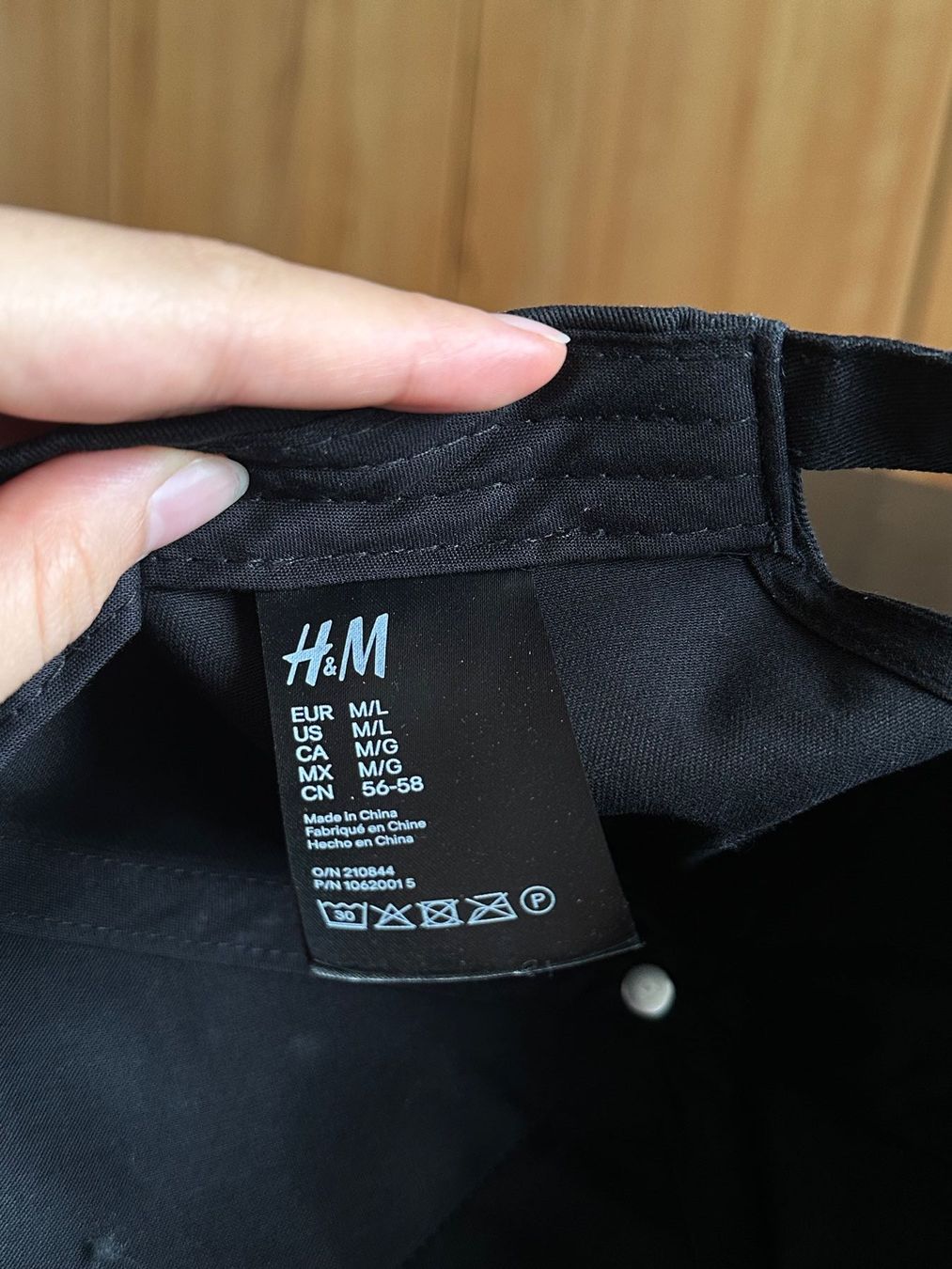H&M Autres vêtements & accessoires: Schwarzer Kappe – D'occasion à Schlieren par car_2bwb 3