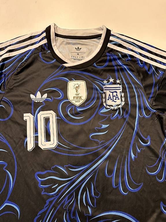 Maillots de corps & Pantalons: Maillot Argentine Messi 10 Noir Taille M – D'occasion à Paudex par Deals_Suisse 1