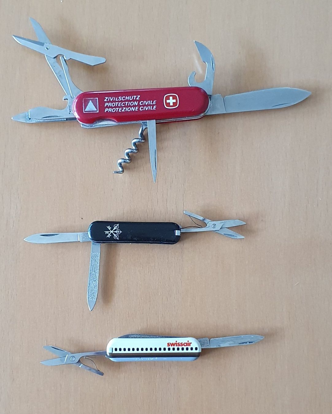 Victorinox Coltelli tascabile: 3 verschiedene Sackmesser – Usato da Kreuzlingen venduto da Rschweiz1 1