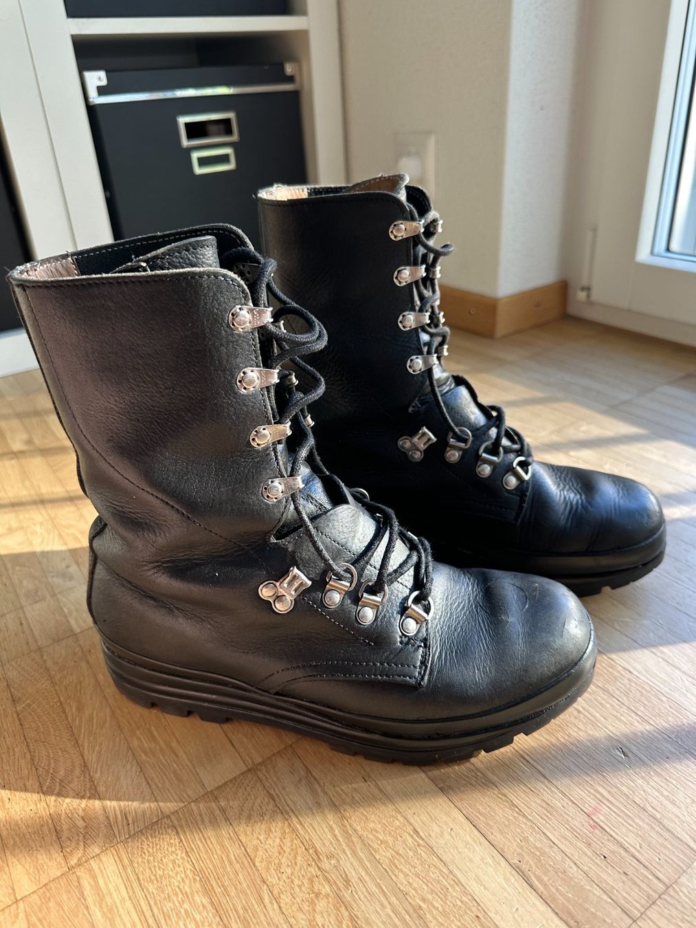 Schweizer Armee Scarpe da uomo: Schweizer Armee Stiefel Grösse 41 – Usato da Zug venduto da Supervamp