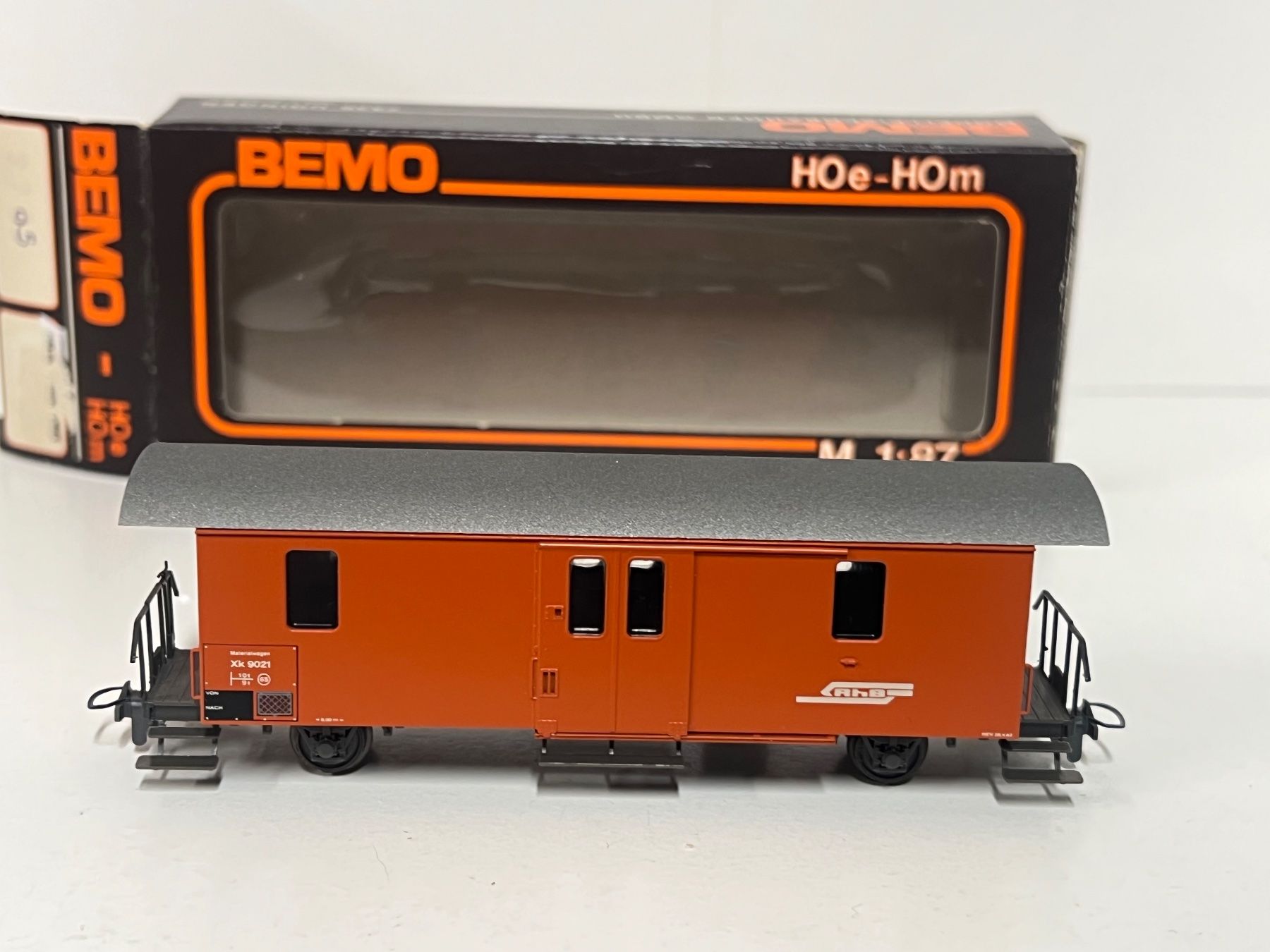 Bemo Modellini di ferrovie: Bemo Materialwagen Xk 9021 RhB H0m – Usato da Neuenhof venduto da ludovicco 1