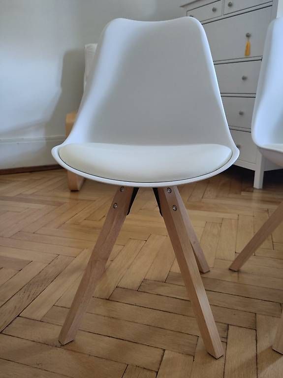 Sedie: Zwei weisse Stühle – Usato da Bern venduto da m_k_62gv 1