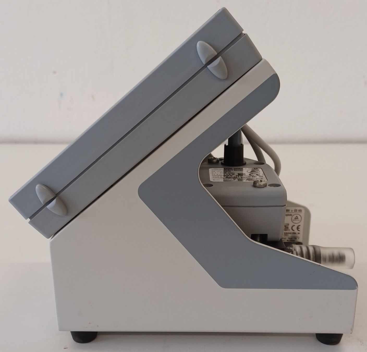 Accessori da laboratorio: Vacuubrand Vacuu-Select Vacuum controller – Usato da Niederdorf venduto da LeptonAG_Labor 2