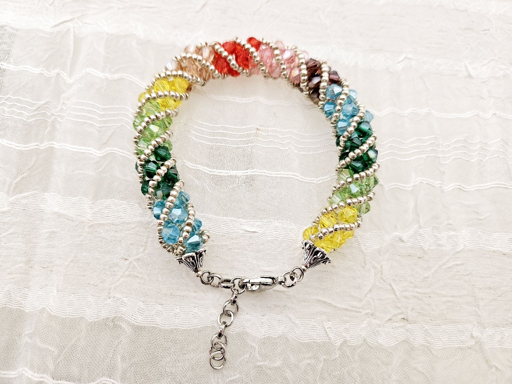 Bracciali & Braccialetti: Buntes Spiral-Armband mit Glasperlen Handmade – Nuovo (secondo la descrizione) da Dietikon venduto da Eleda