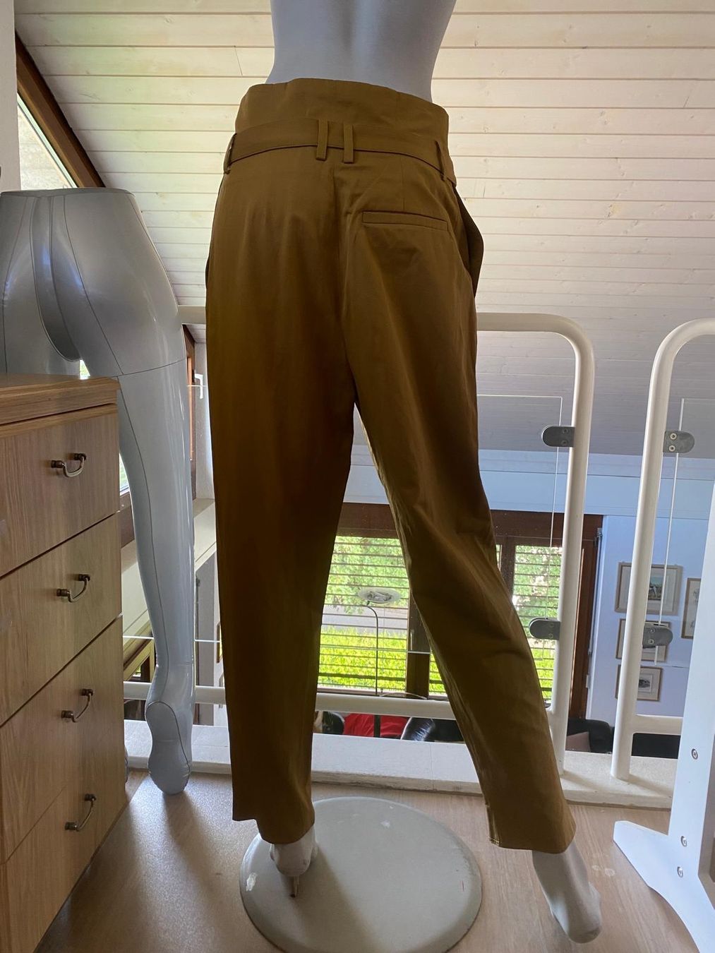 Cos Pantaloni: Hose von COS – Usato da Neuhausen venduto da Lechasseur 5
