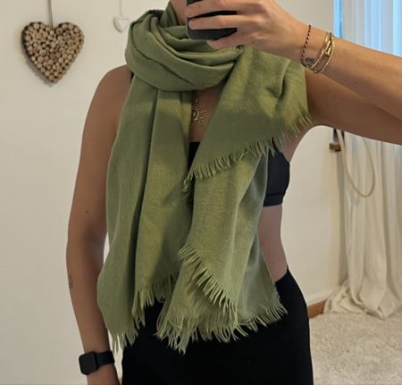 ZARA SCHAL GRÜN