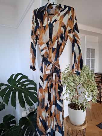 Robe longue imprimée, taille L, jamais portée 