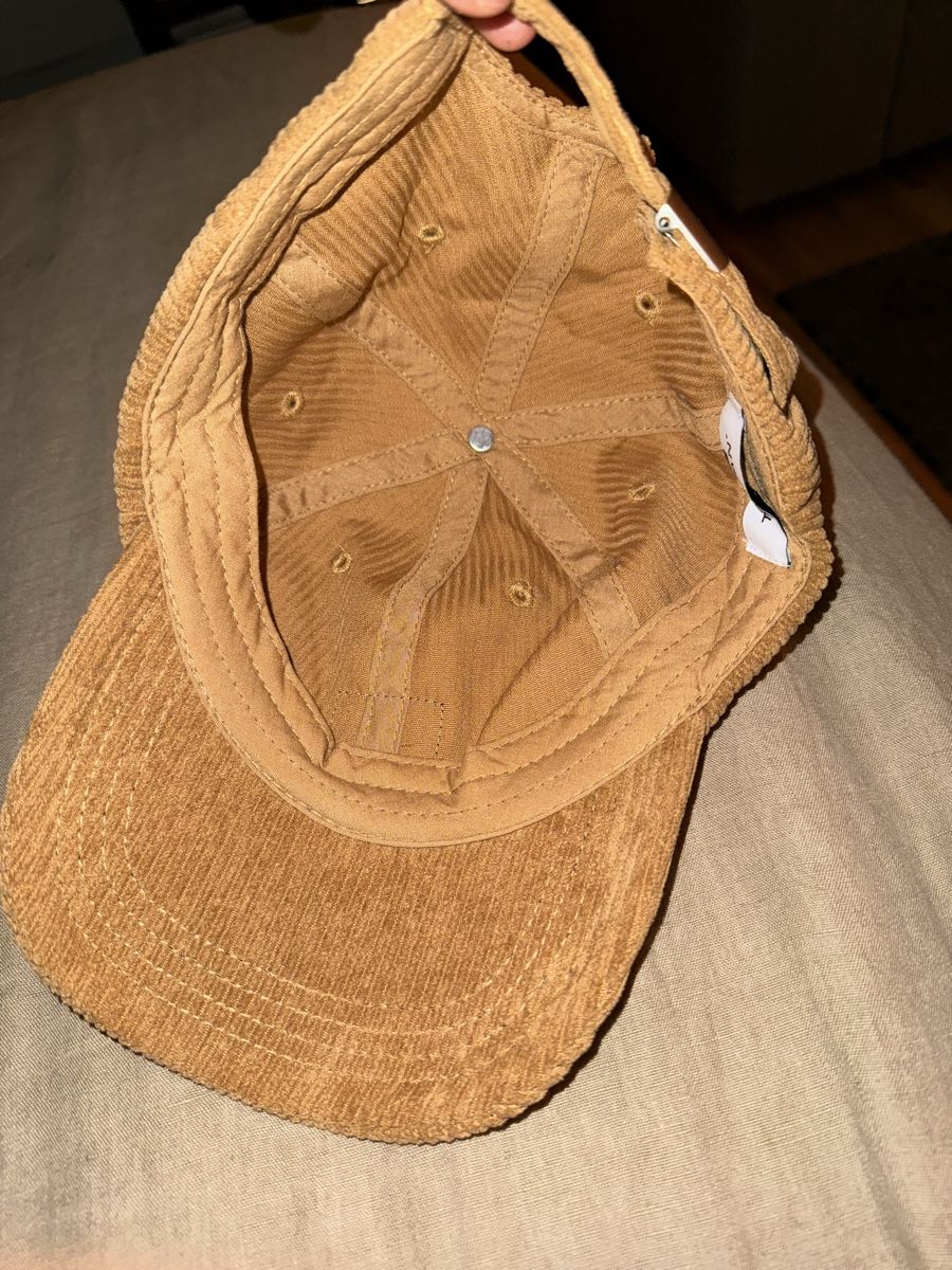 Copricapi, berretti & cappellini: Beige corduroy cap – Nuovo (secondo la descrizione) da Zürich venduto da sunnykickz 3