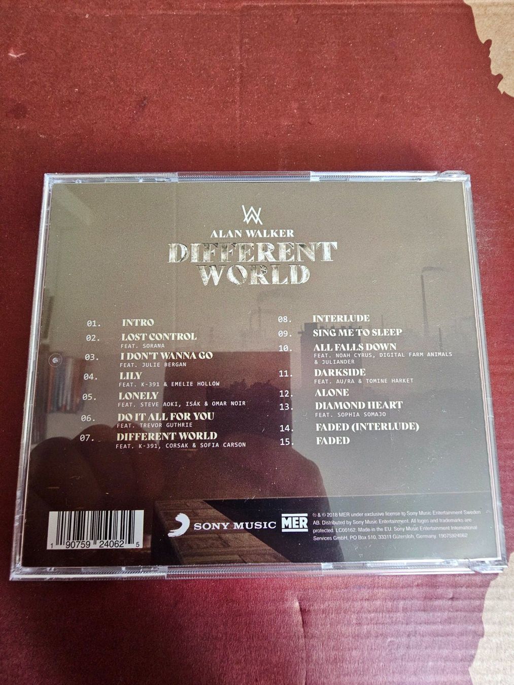 CDs: CD - Alan Walker – Different World (Electro, 2018) – Gebraucht aus Biberist von Foolio0 1