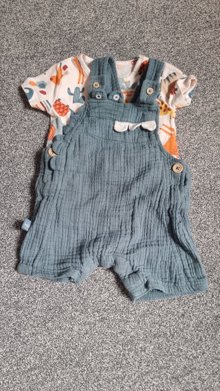 Lotti & Set di vestiti: Ensemble salopette et t shirt boboli – Usato da Les Breuleux venduto da Mily1991