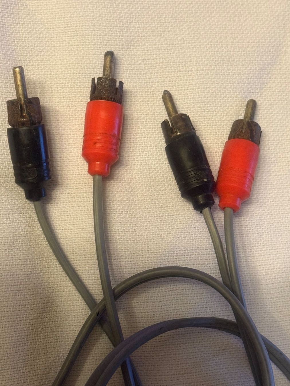 Cavi: Câble audio RCA vers RCA, vintage (561) – Usato da la Chaux-de-Fonds venduto da Lampe 1