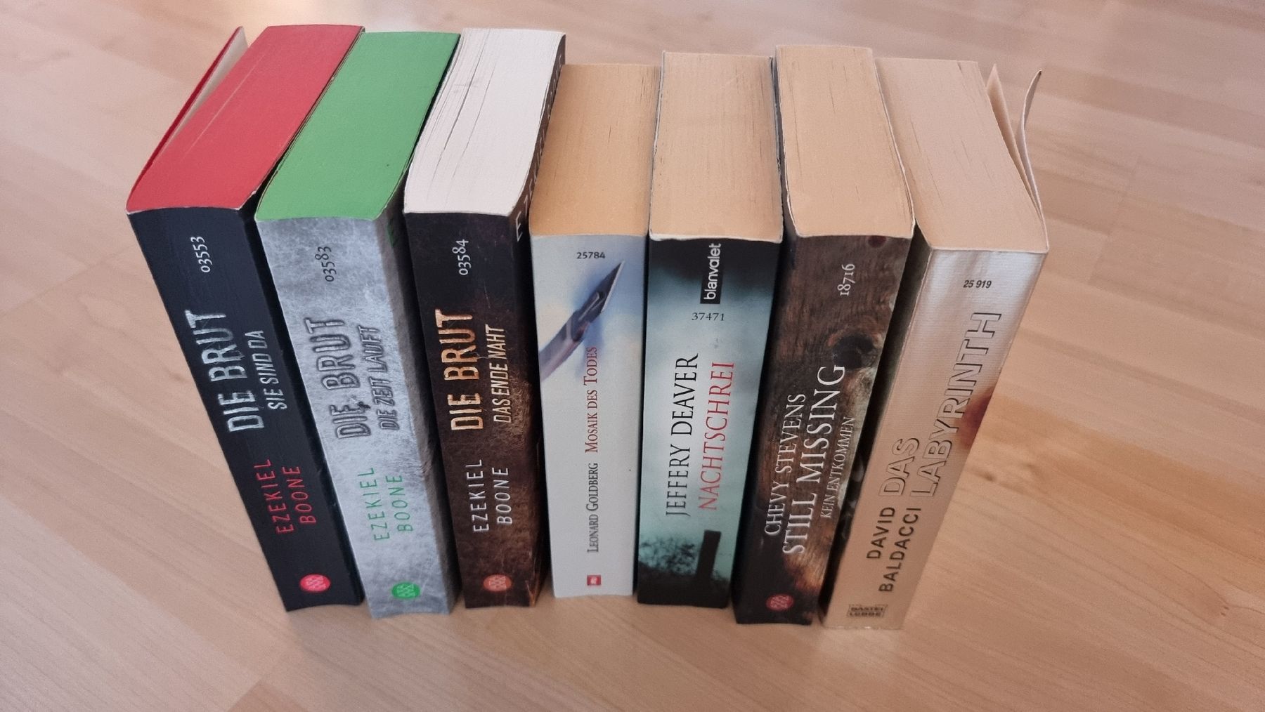 Livres: 7 Thriller – D'occasion à Zezikon par ams_qtg6 2