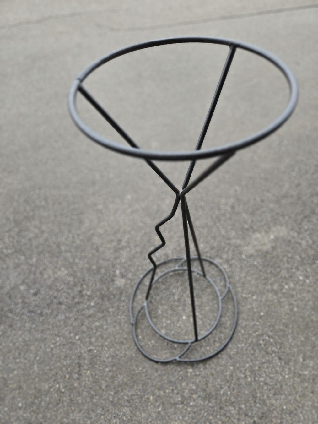 Autres articles pour la maison: Ständer mit Glasschale.  – D'occasion à Aesch par YaVi7880 1