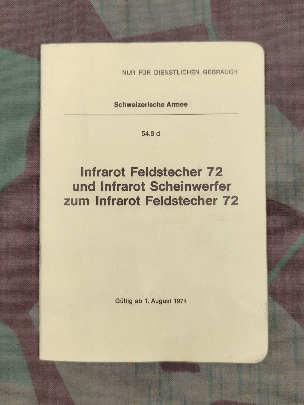 Schweizer Armee Uniformi: Reglement 54.008 d, Infrarot Feldstecher 72 – Usato da Bauma venduto da SwissMilitaria