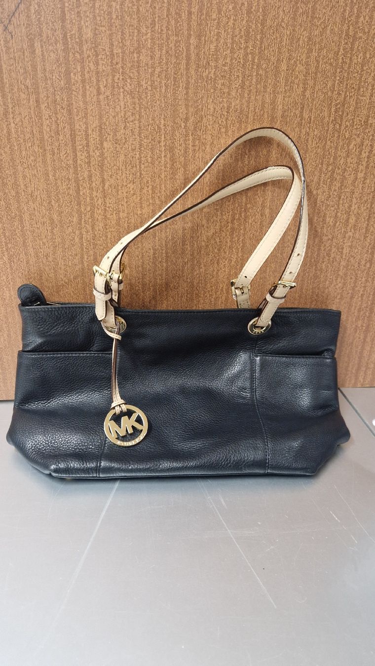 Michael Kors Borse da donna: Michael Kors Tasche schwarz – Usato da Wallisellen venduto da jazie_11