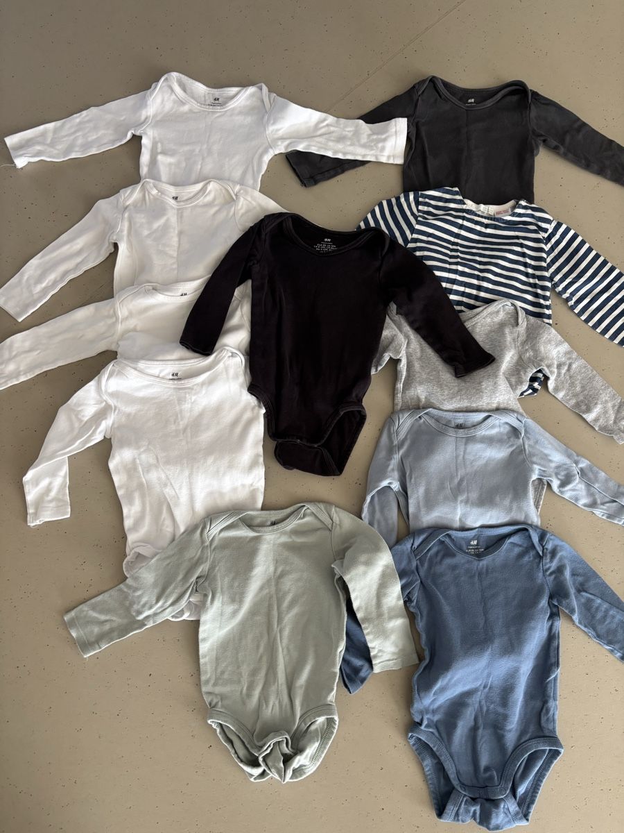 H&M Lotti di vestiti: Bodies Grösse 80 – Nuovo (secondo la descrizione) da Zürich venduto da bamberella