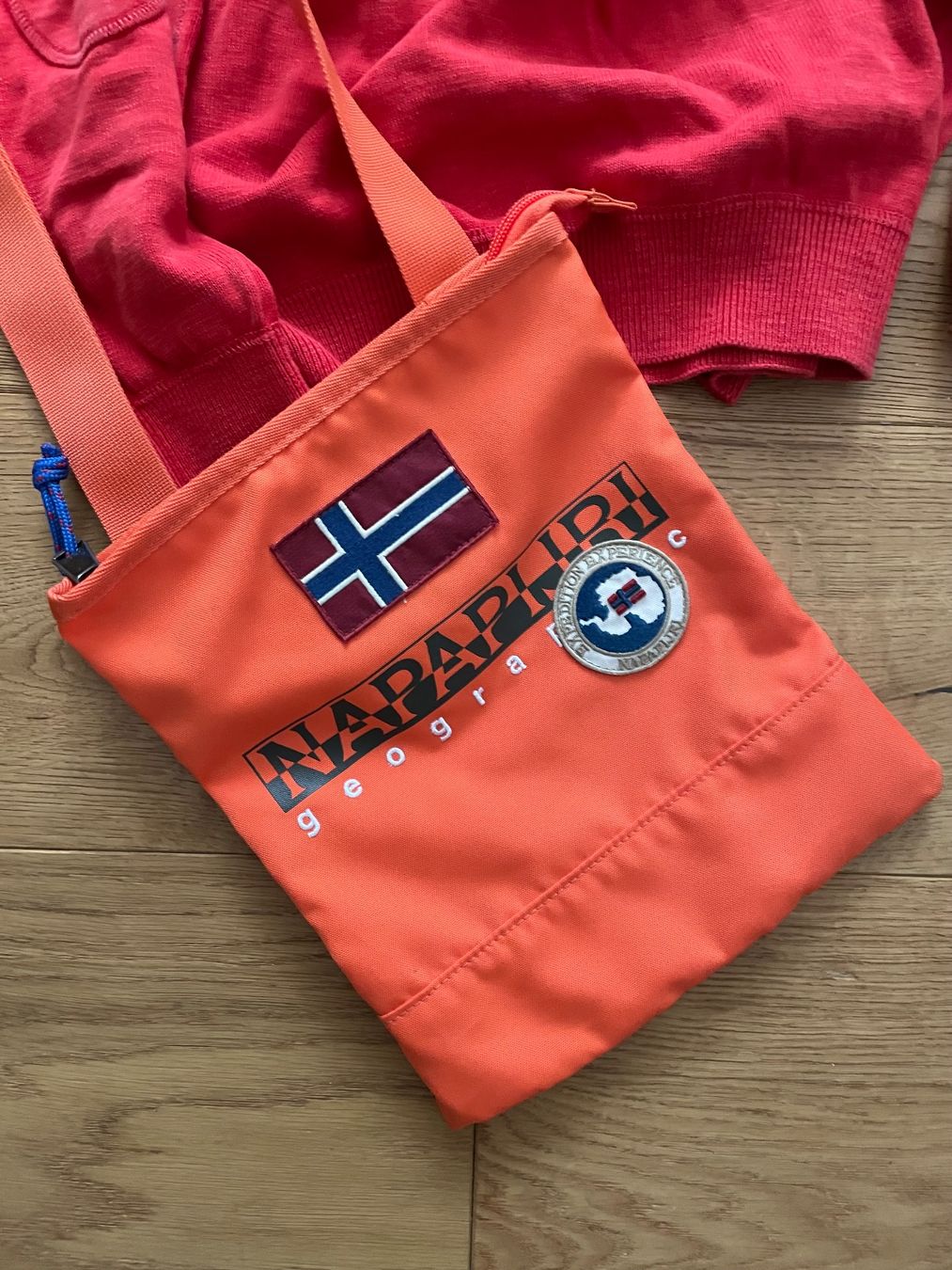 Napapijri Maglioni & Felpe: Napapijri Pulli & Tasche - Grösse L – Nuovo e nell'imballaggio originale da Weisslingen venduto da Espenmoos79 2