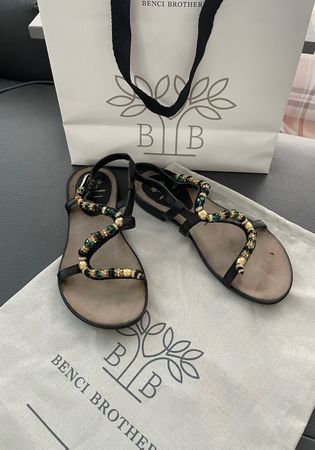 ❤️ Benci Brothers Sandalen mit Swarovski-Steinen