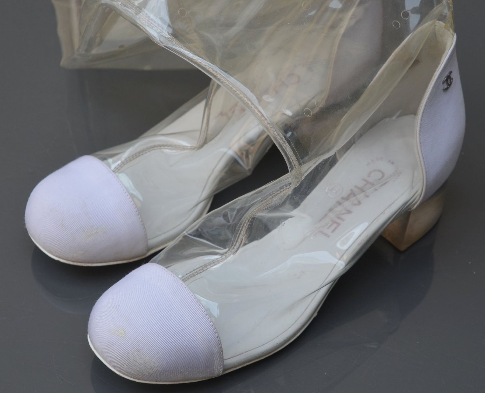 Chanel Scarpe da donna: Chanel boots / bottes 36,5 – Usato da Collonges venduto da Auganien 6