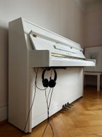 Weisses Klavier der Marke Yamaha zu verkaufen! Top!