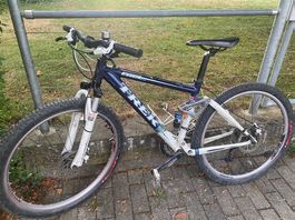 Mountainbike fully trek S 