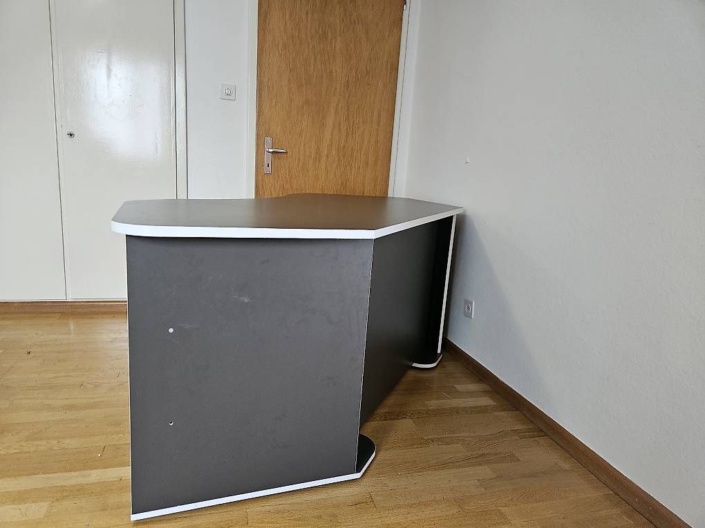 Scrivanie: Gaming-Tisch – Usato da Chur venduto da zie_t9q2 3