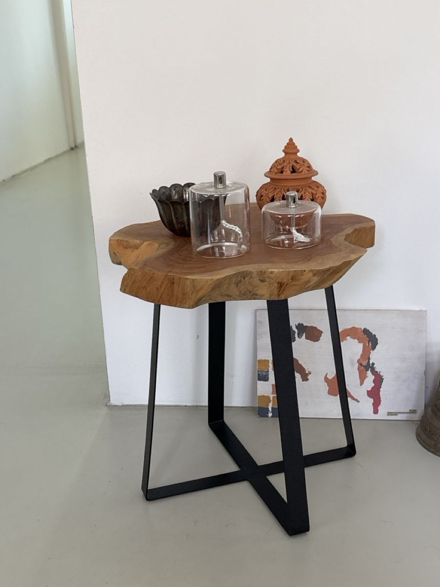 Tavoli: Side table solid wood and steel – Usato da Basel venduto da dc.lucile