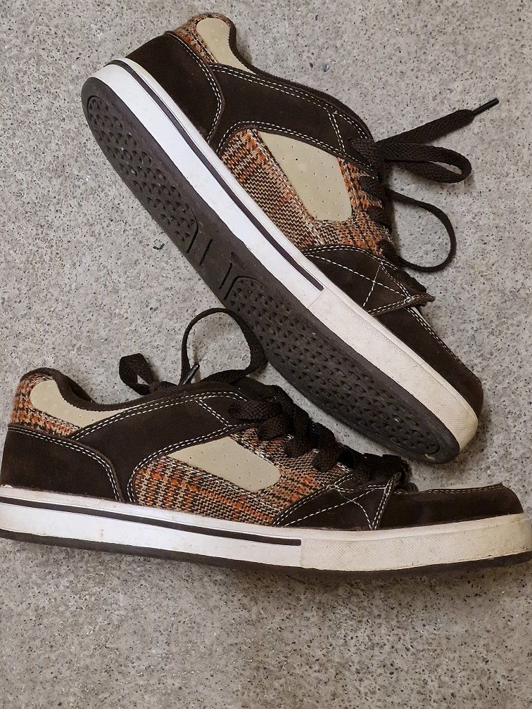 Chaussures hommes: Neuw. Sneaker - beige/braun - Gr.41 – Neuf (Voir description) à Uznach par Laeuffer 1