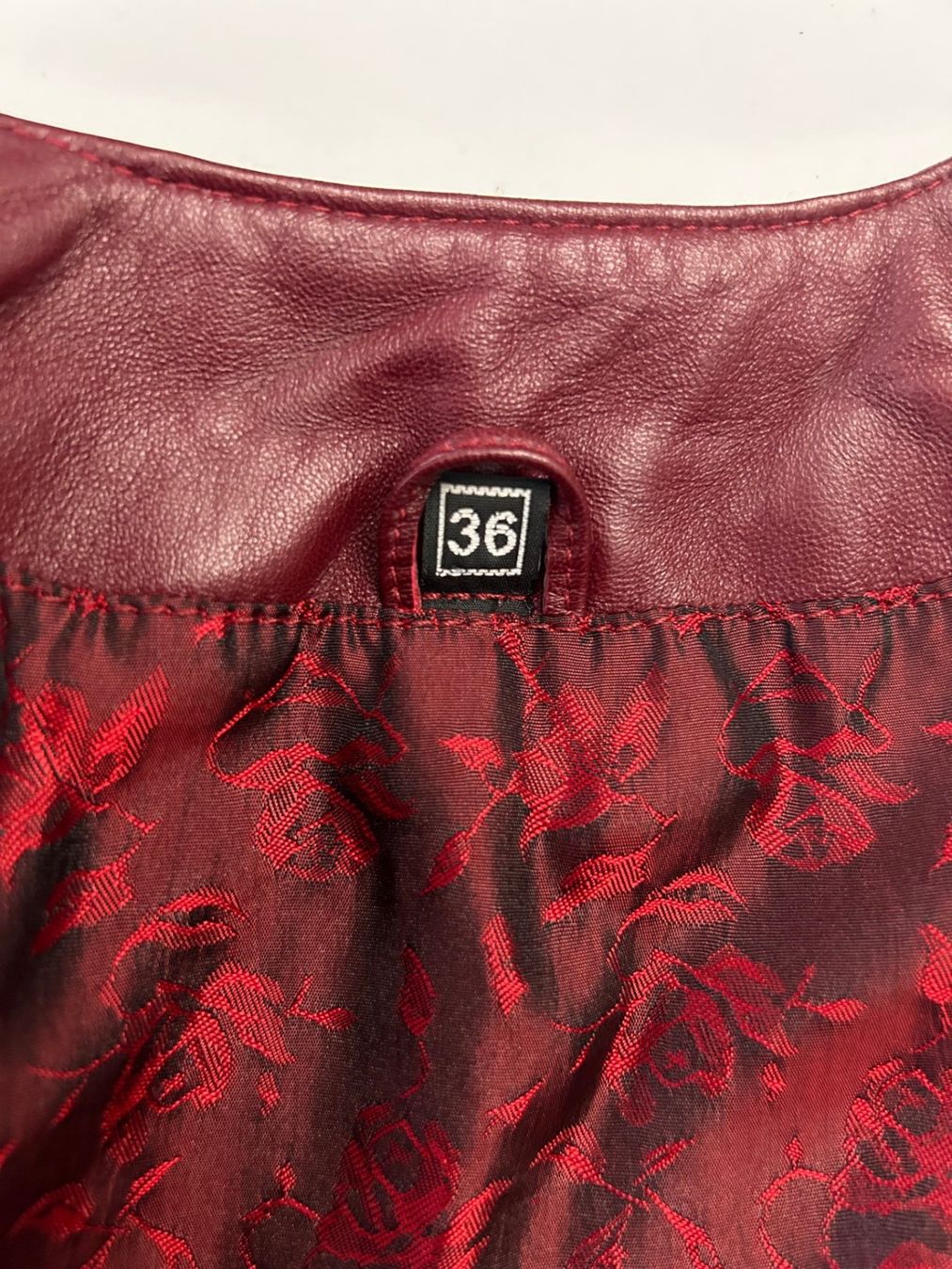 Giacche: Lederjacke Rot Damen, Grösse 36 – Usato da Burgdorf venduto da MCSchweizer88 3