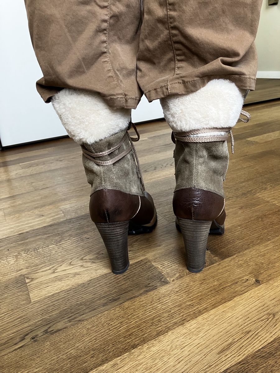 Scarpe da donna: Italienische Stiefel mit Absatz Gr. 39 – Usato da Arni AG venduto da Pfidi7 3