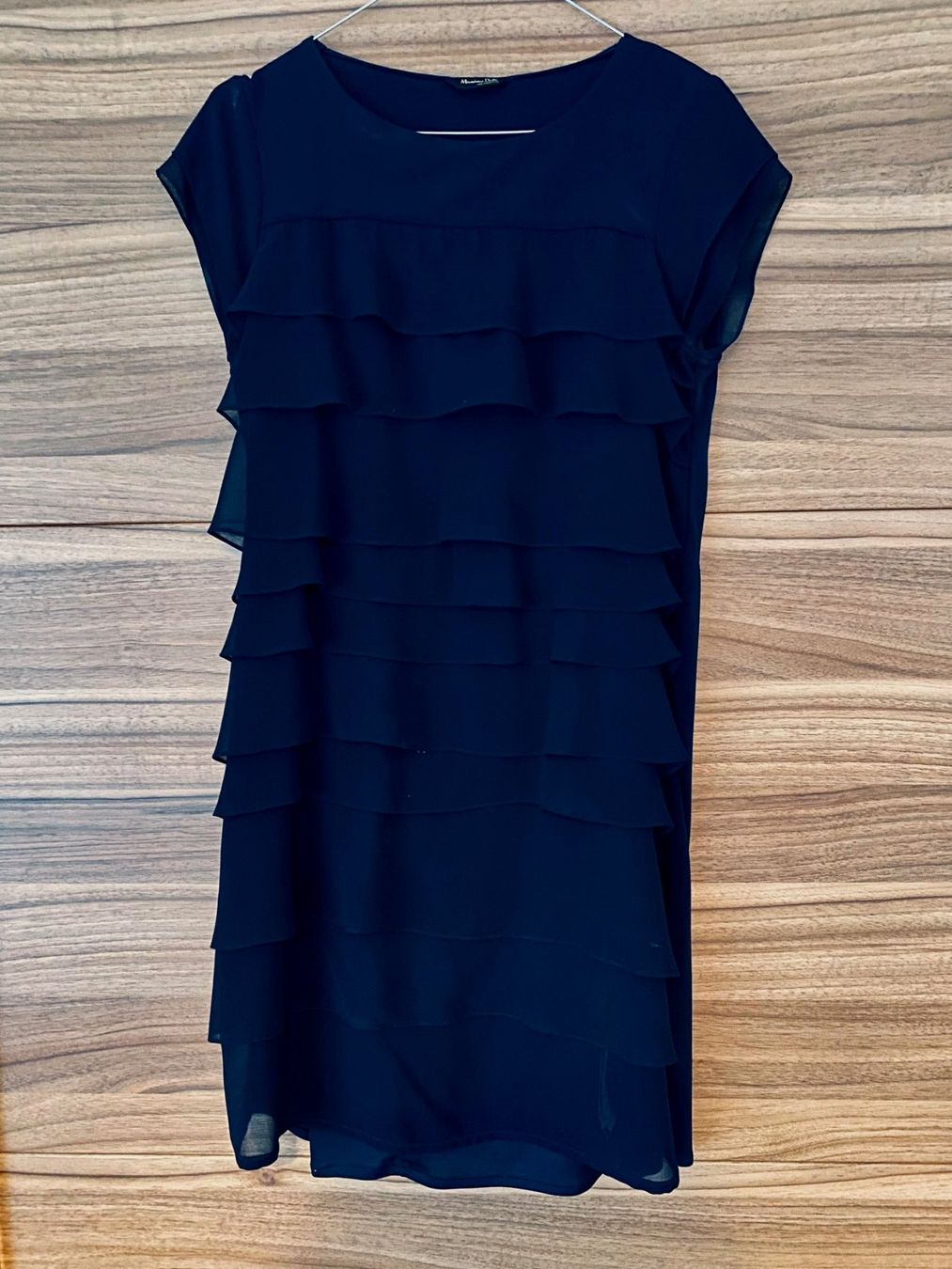 Massimo Dutti Kleider: Kleid mit Volants von Massimo Dutti – Gebraucht aus Lugano von mariavenezia 2