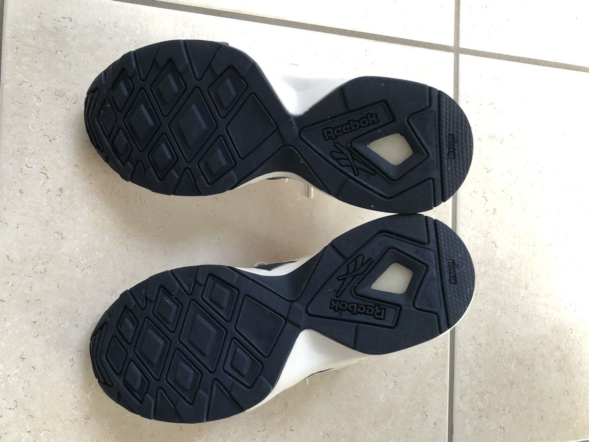 Scarpe da uomo: Reebok Schuhe Grösse 40 Turnschuhe Sneaker – Nuovo (secondo la descrizione) da Münchenbuchsee venduto da ryros 2