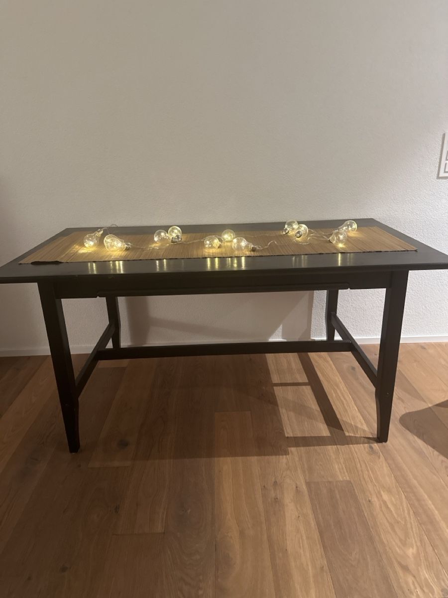 Tavoli: Ikea Holztisch, schwarz – Usato da Liestal venduto da ell_6xc7