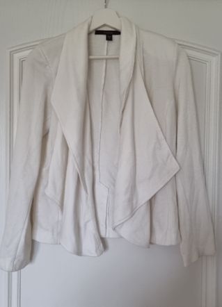 Jacken: Weisser Sommerblazer Gr. S Wasserfallkragen – Gebraucht aus Balzers von Homeandgarden