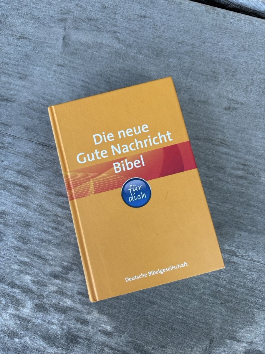 Libri: Die neue Gute Nachricht Bibel – Nuovo (secondo la descrizione) da Schattenhalb venduto da jarowilli