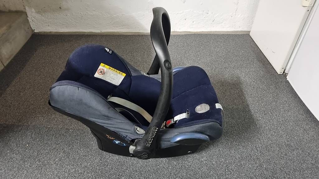 Seggiolini per auto: Kindersitz Maxi Cosi inkl. Basisstation – Usato da Winterthur venduto da kun_dbz6 4