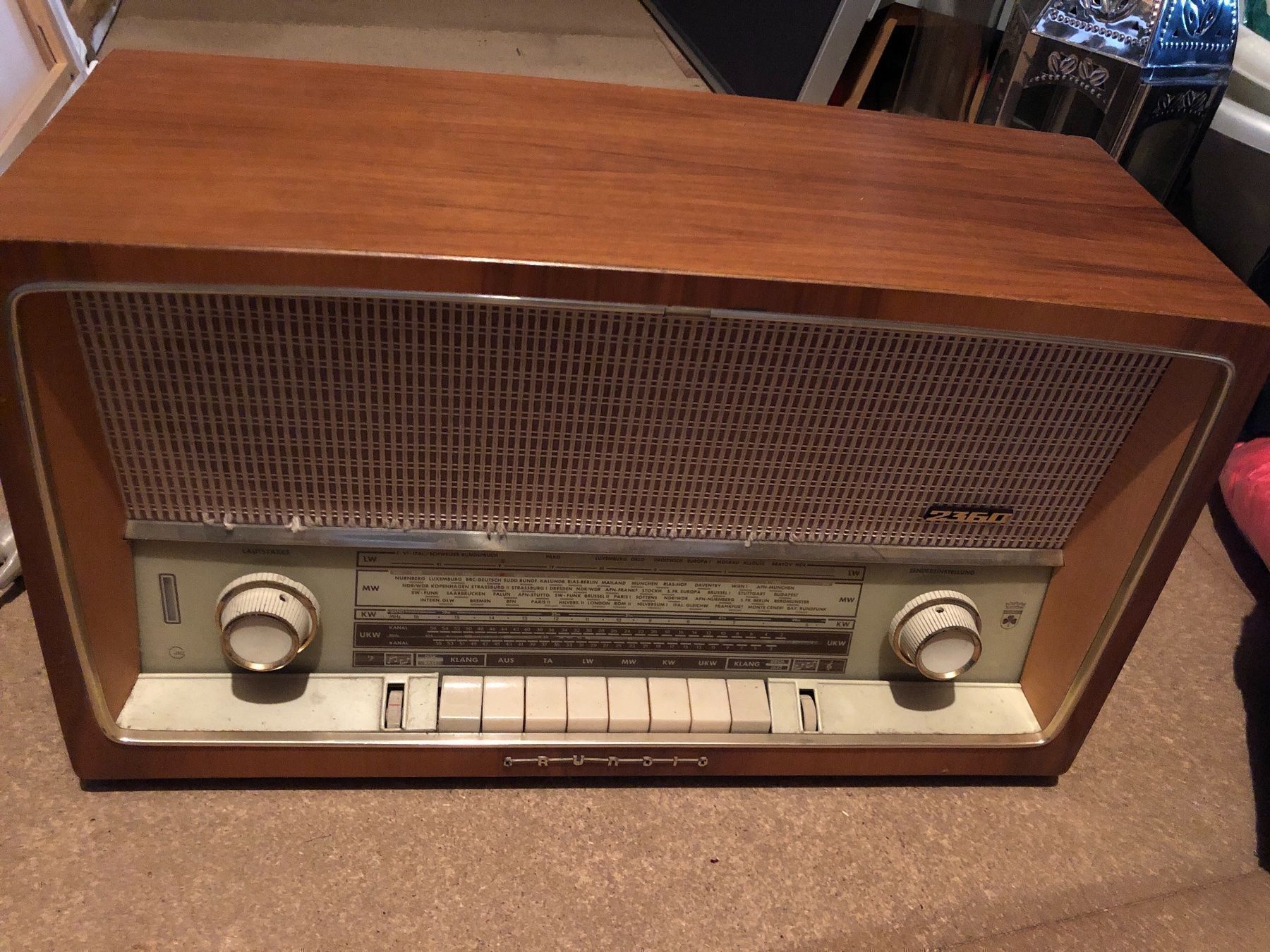 Grundig Radio: Altes Radio – Usato da Uitikon Waldegg venduto da sch_68vz