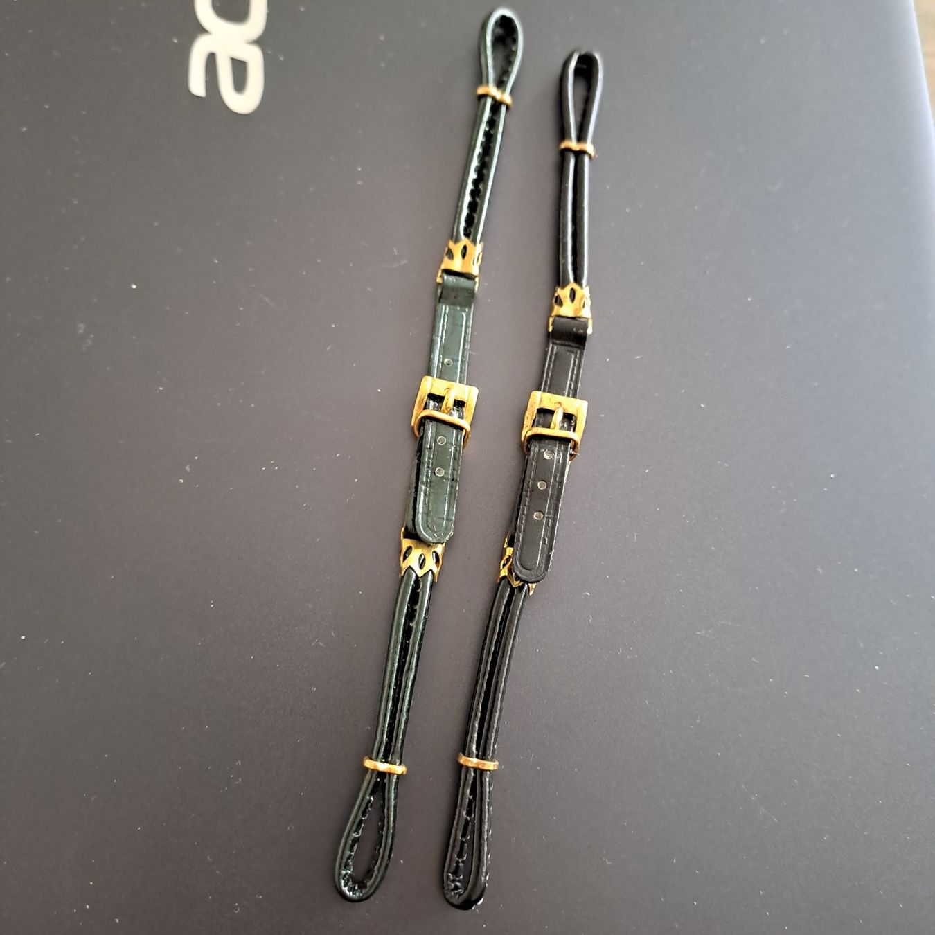 Bracciali & Braccialetti: Damenuhren Armband 2 stk. – Nuovo (secondo la descrizione) da Neuhausen am Rheinfall venduto da Waly...