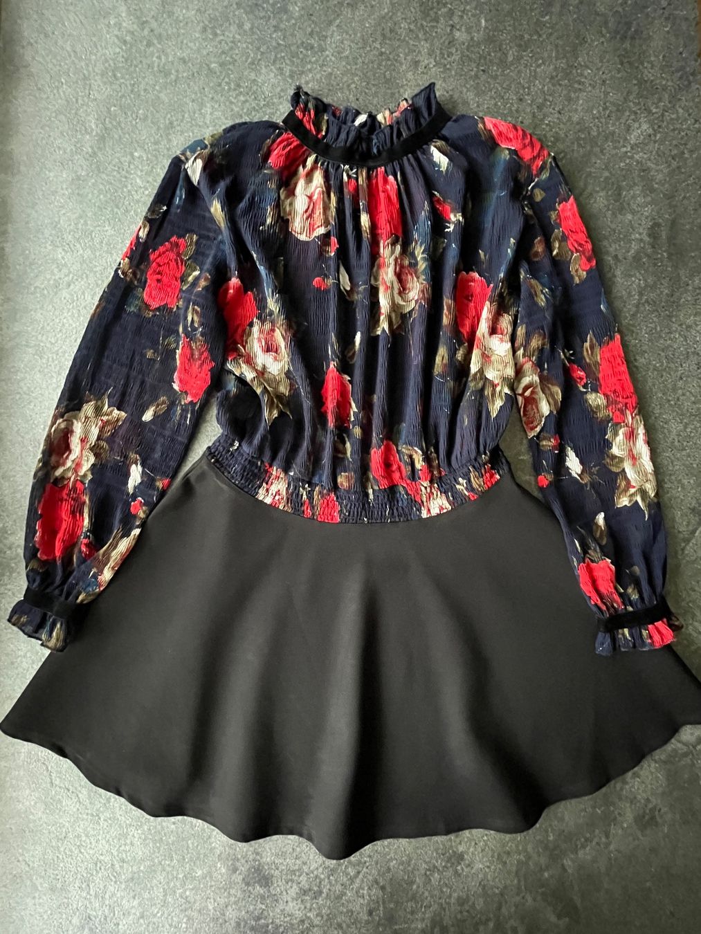 Vestiti: Damen mit Marineblauem Blumenmuster - Größe L – Usato da Kilchberg ZH venduto da Ch.C