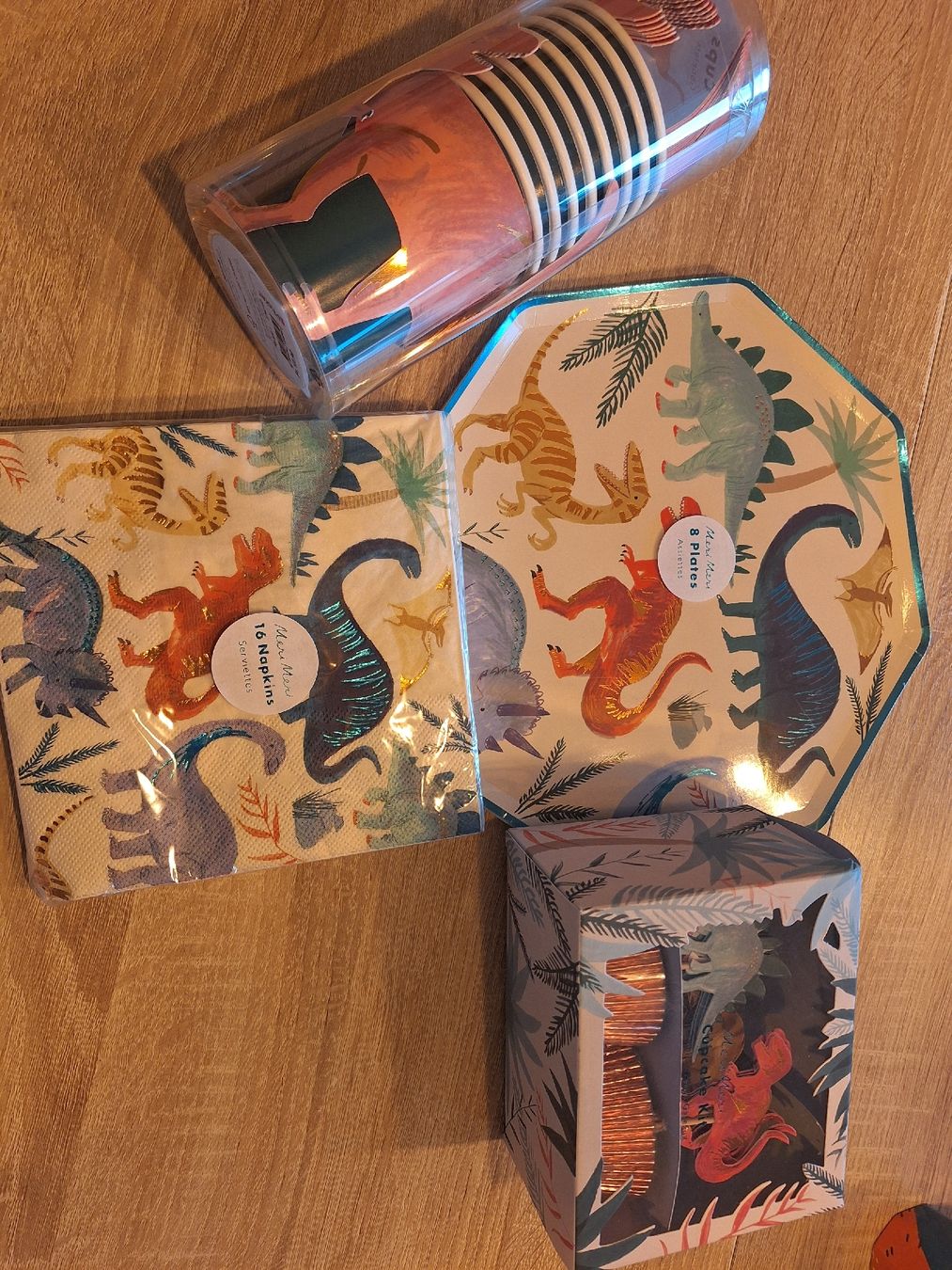 Pfister Tutte le decorazioni: Geburtstagsset Dinosaurier Neu – Nuovo e nell'imballaggio originale da obfelden venduto da claudia.horni