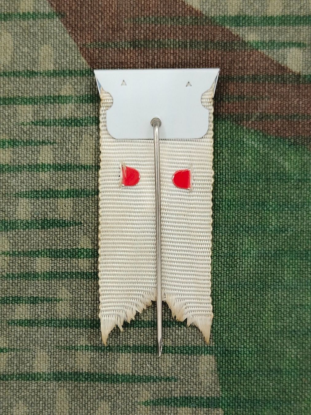 Placchette & Badge: Abzeichen Rotes Kreuz als Anstecknadel – Usato da Bauma venduto da SwissMilitaria 1