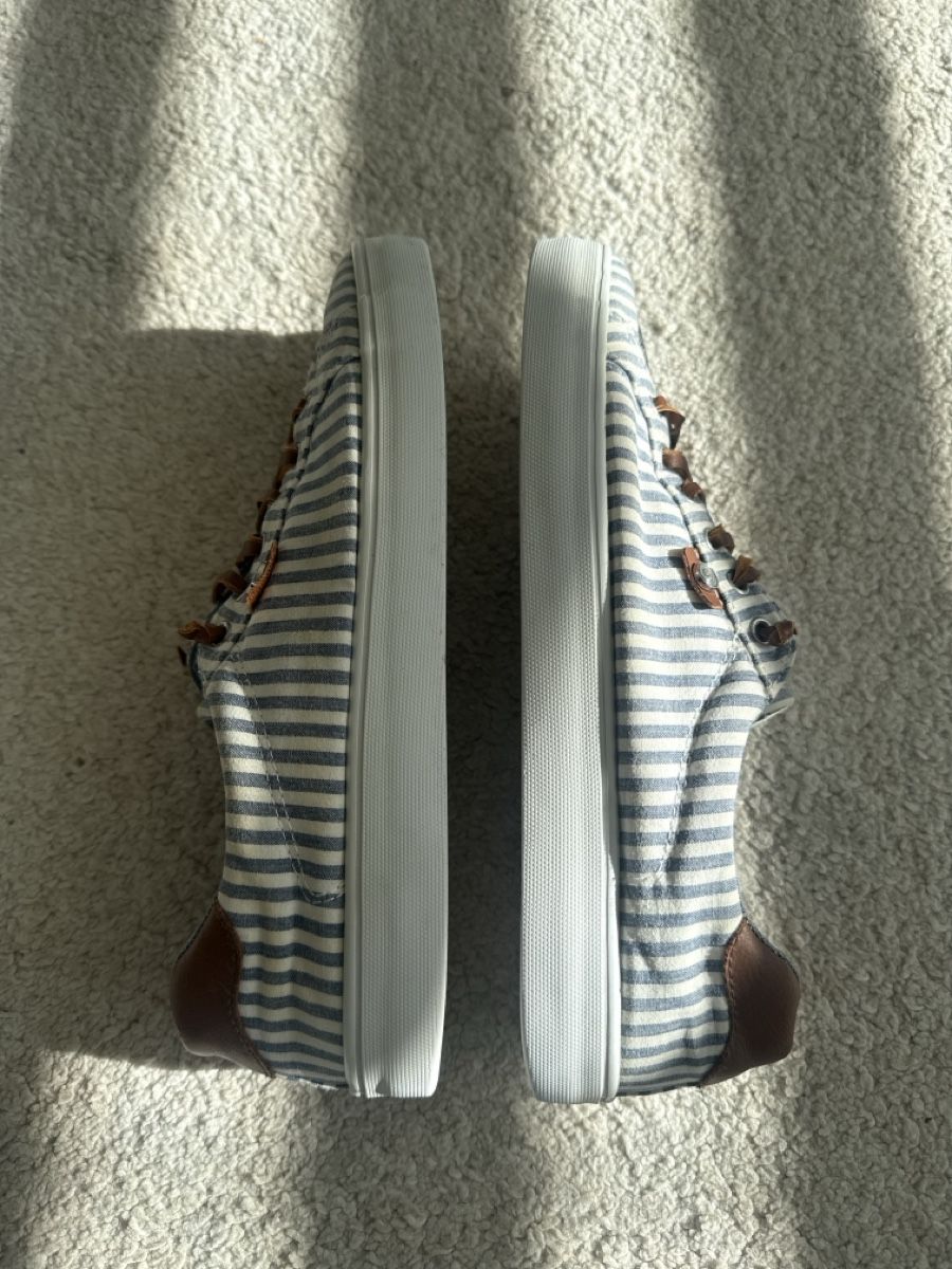 Graceland Damenschuhe: Gestreifte Sneaker – Gebraucht aus St. Niklausen LU von car_2562 4