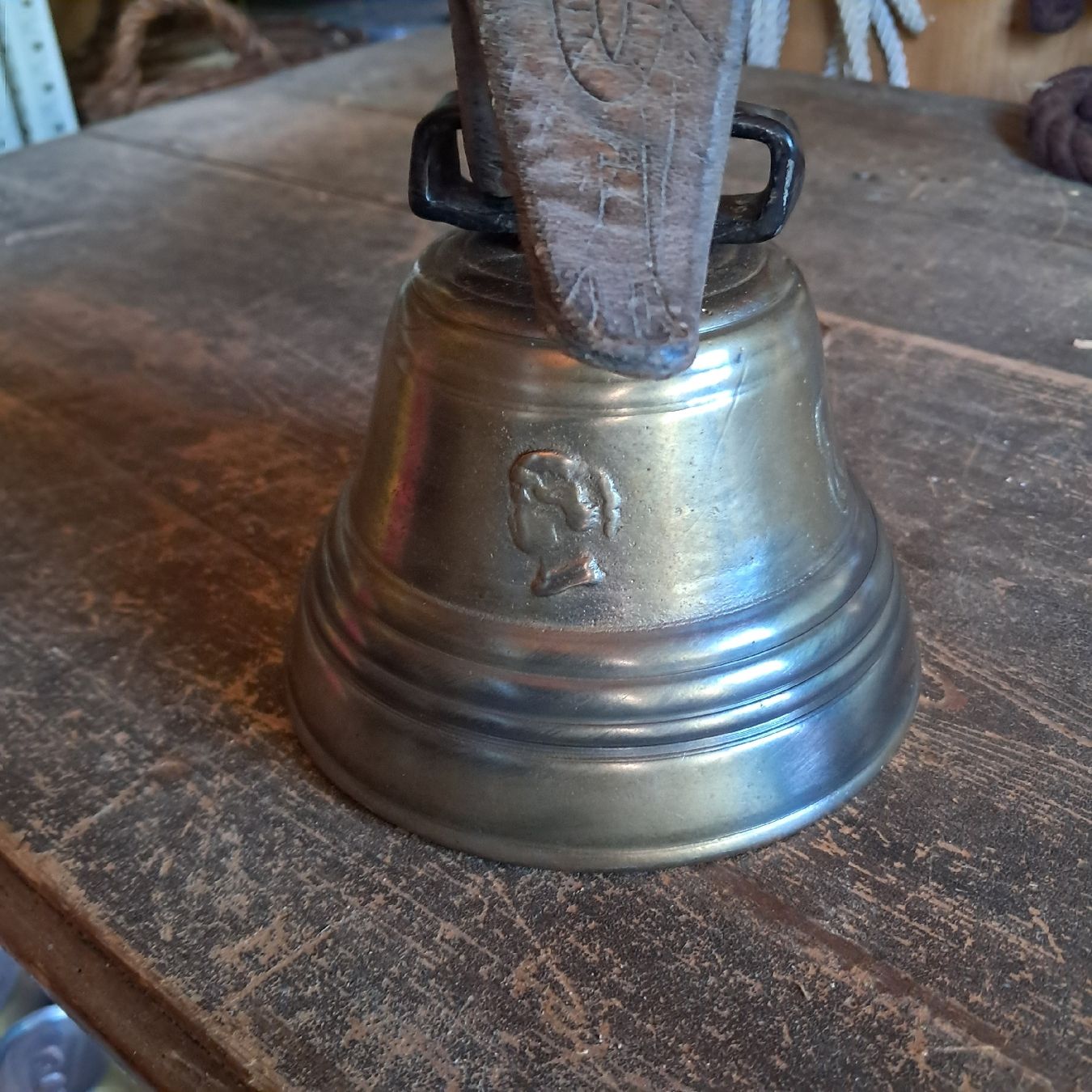 Glocken & Treicheln: ALTE GLOCKE  – Gebraucht aus Murten von SHETHOF 6