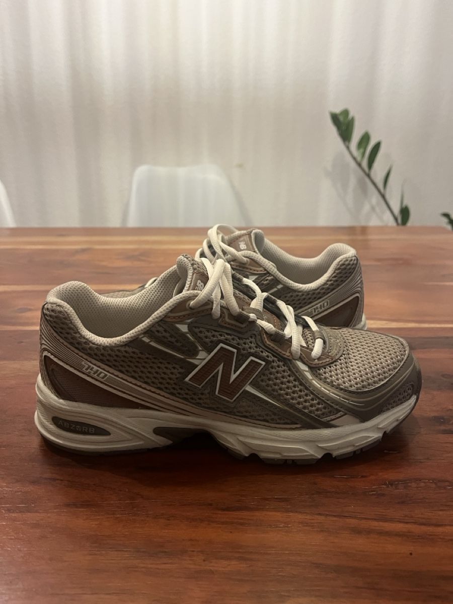 Scarpe da donna: New Balance 740 gr 38 – Usato da Luzern venduto da blackrose_101983