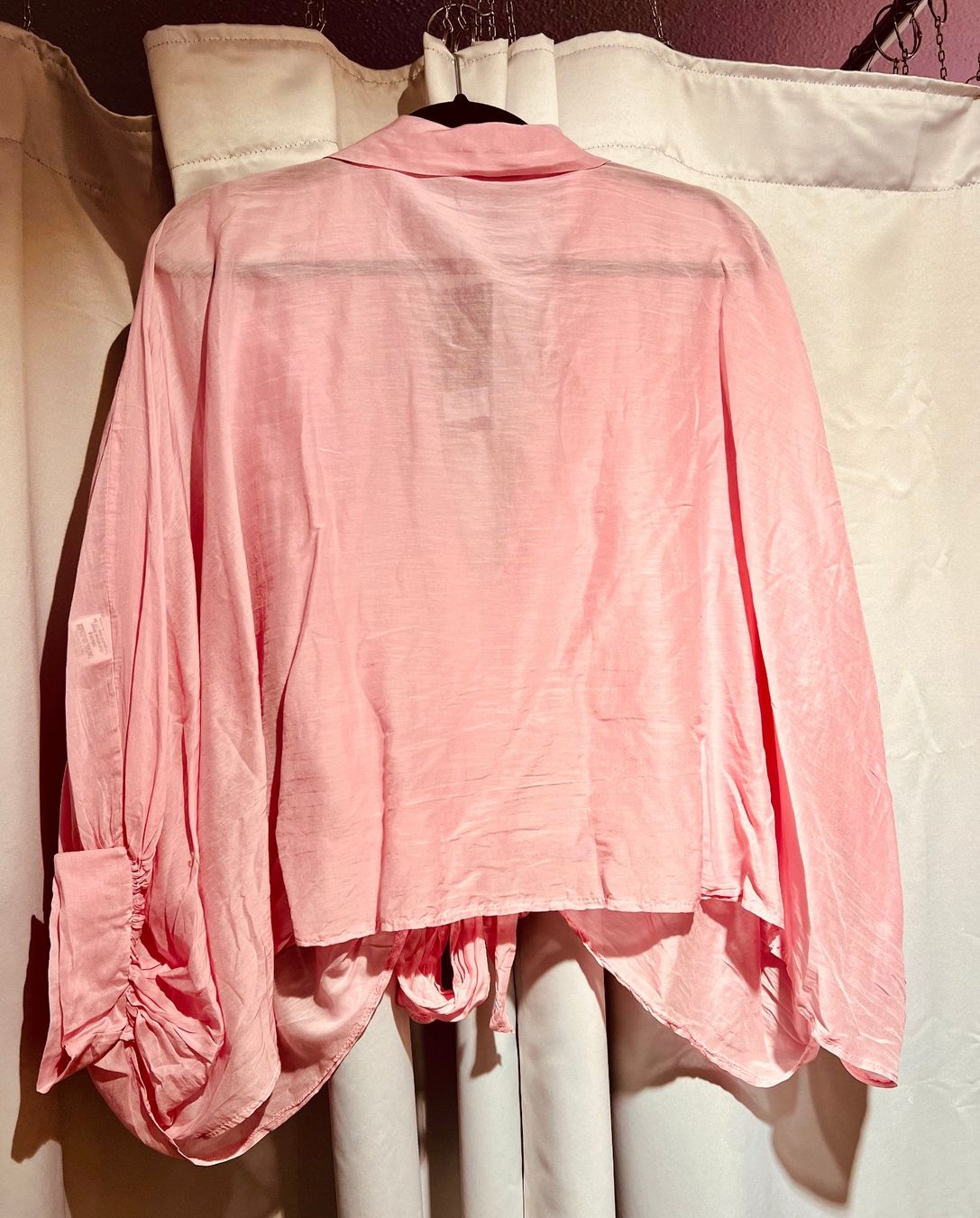 Camicette: Halbtransparente Binde-Bluse mit Ballon-Ärmeln – Nuovo e nell'imballaggio originale da Zürich venduto da Naebeli 1