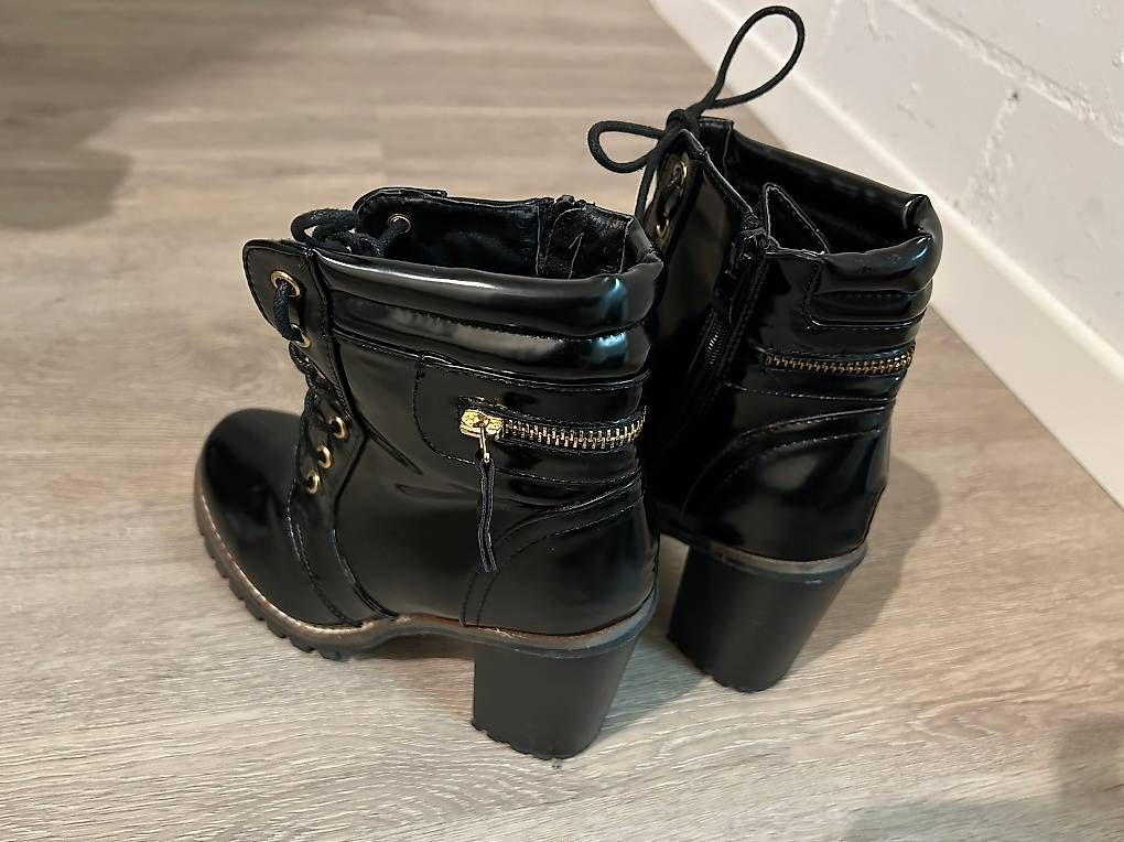 Chaussures femmes: Stiefeletten – D'occasion à Schwerzenbach par nic_zt5r 2