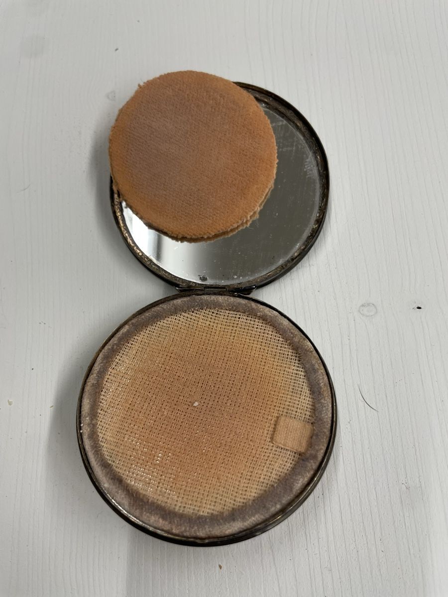 Tavoli da trucco: Puderdose mit Jagdszene – Usato da Nidau venduto da Beritundpan 3